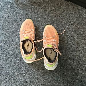 Nike Metcon 4 peach colt. Only worn inside
